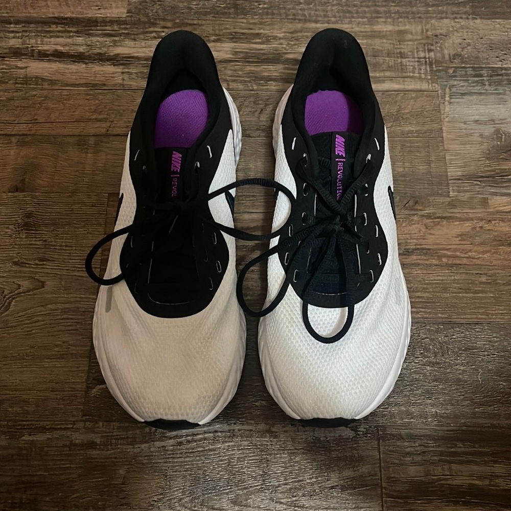 Nike Revolution 5 White/Black/Vivid Purple/Valerian Blue